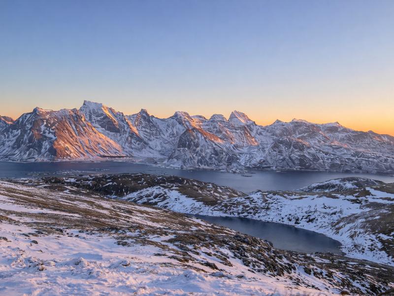 Reine to Ryten: Guided Winter Snowshoe Hike with Local Expert